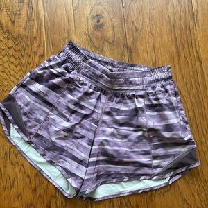 Lululemon Hotty Hot Low Rise Lined Short 4”